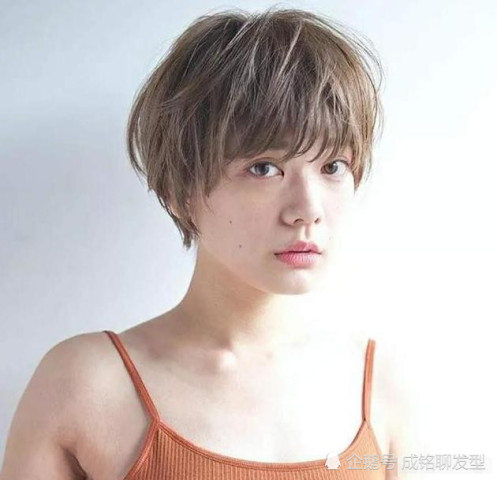 女人短发沙宣发型，变化之美与自信成就的力量展现新风尚