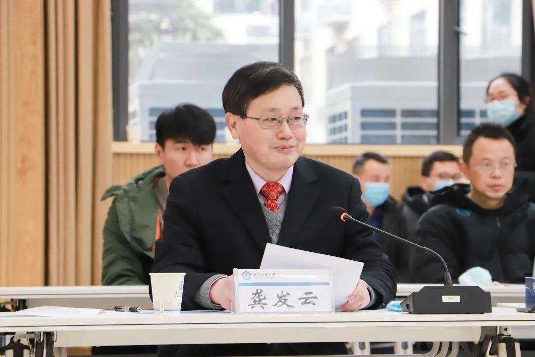 2025新澳门正版免费正题,数据导向程序解析_晴朗版57.650