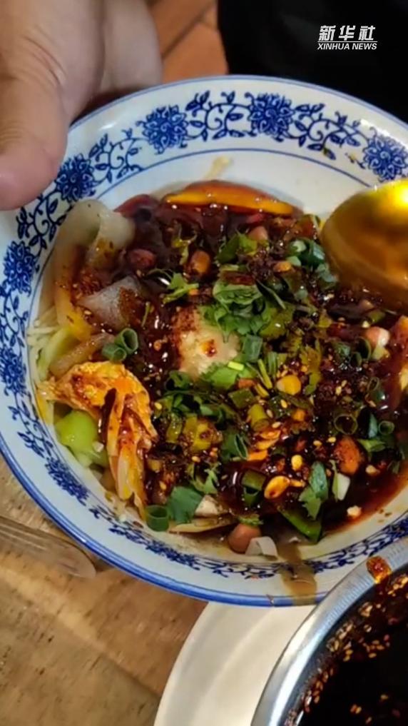 发改委最新油价调整及小巷美食探索指南